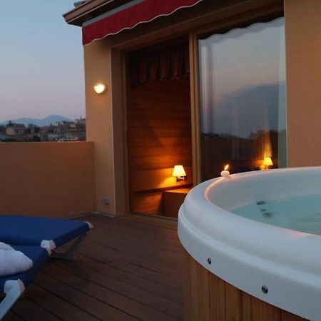 Hotel La Placa Garriguella Δωμάτιο φωτογραφία
