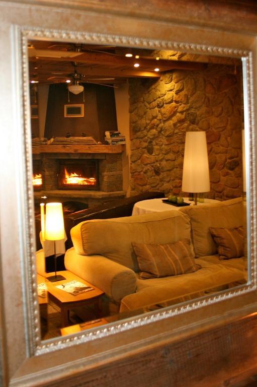 Hotel La Placa Garriguella Εξωτερικό φωτογραφία