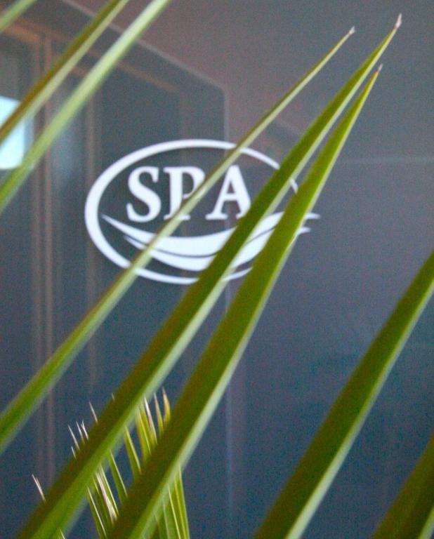 Hotel La Placa Garriguella Εξωτερικό φωτογραφία