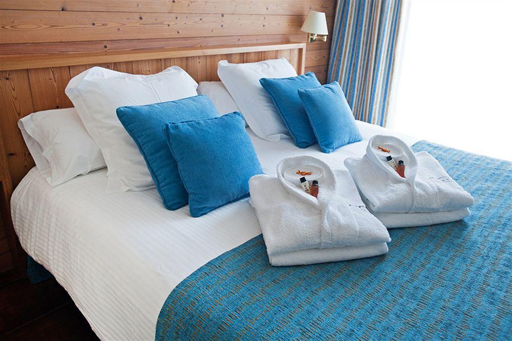 Hotel La Placa Garriguella Εξωτερικό φωτογραφία