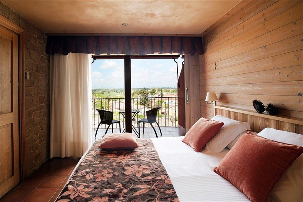 Hotel La Placa Garriguella Εξωτερικό φωτογραφία