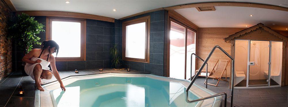 Hotel La Placa Garriguella Εξωτερικό φωτογραφία