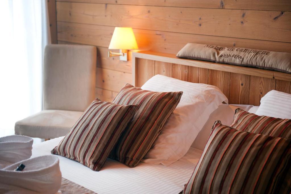 Hotel La Placa Garriguella Δωμάτιο φωτογραφία