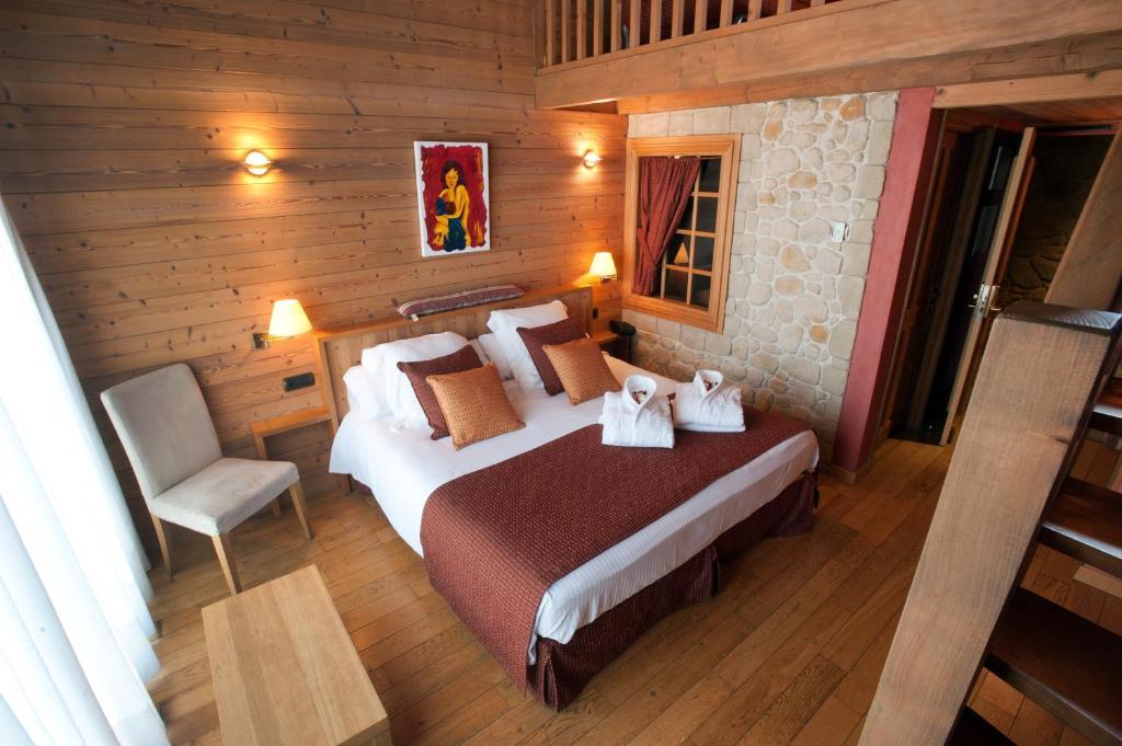 Hotel La Placa Garriguella Εξωτερικό φωτογραφία